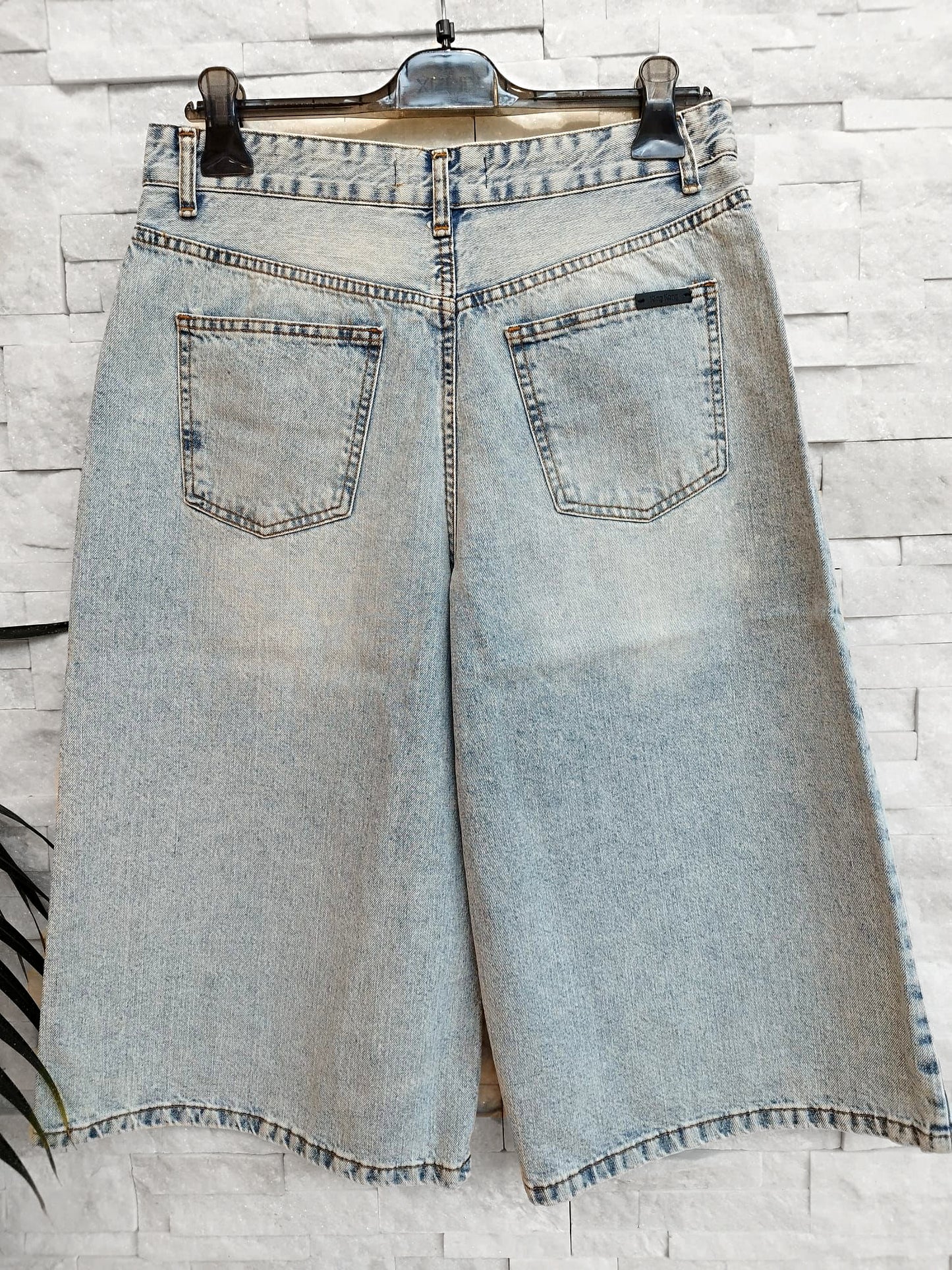 Jeans bermuda azzurro