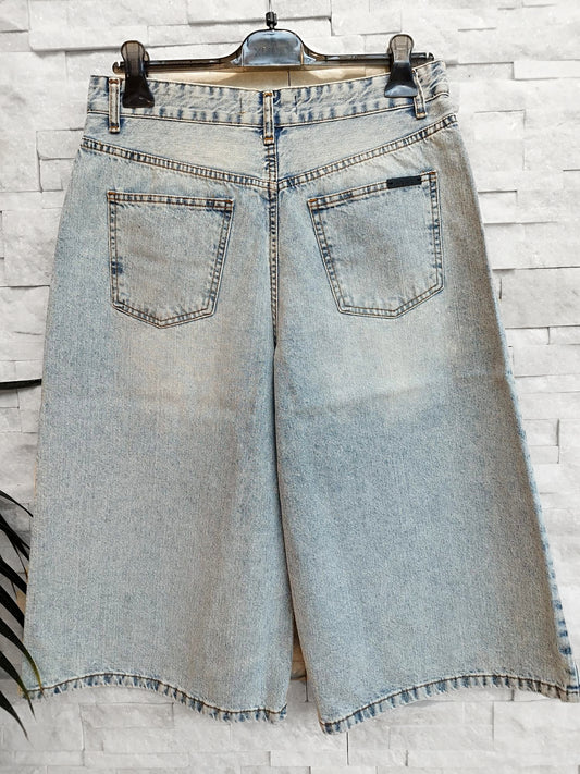 Jeans bermuda azzurro