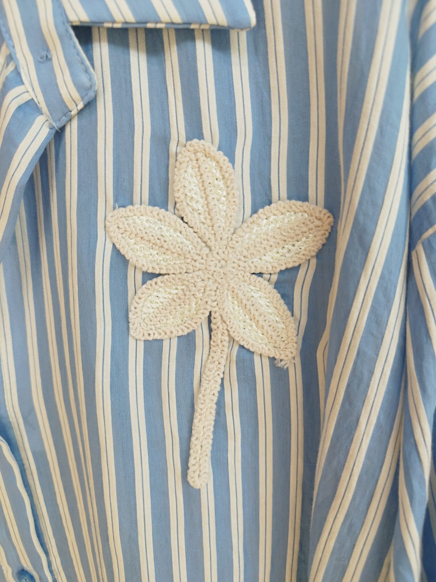 Camicia Over in Tencel a righe celeste