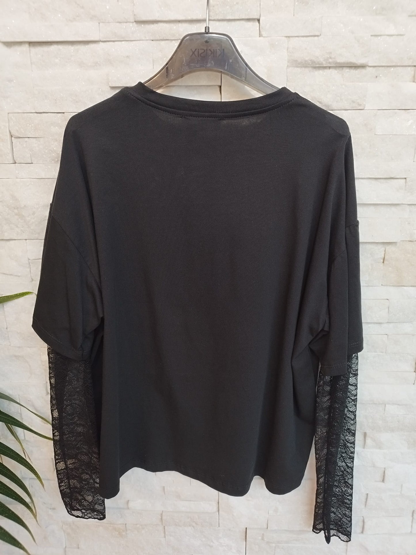 T-shirt over con manica lunga in pizzo nero