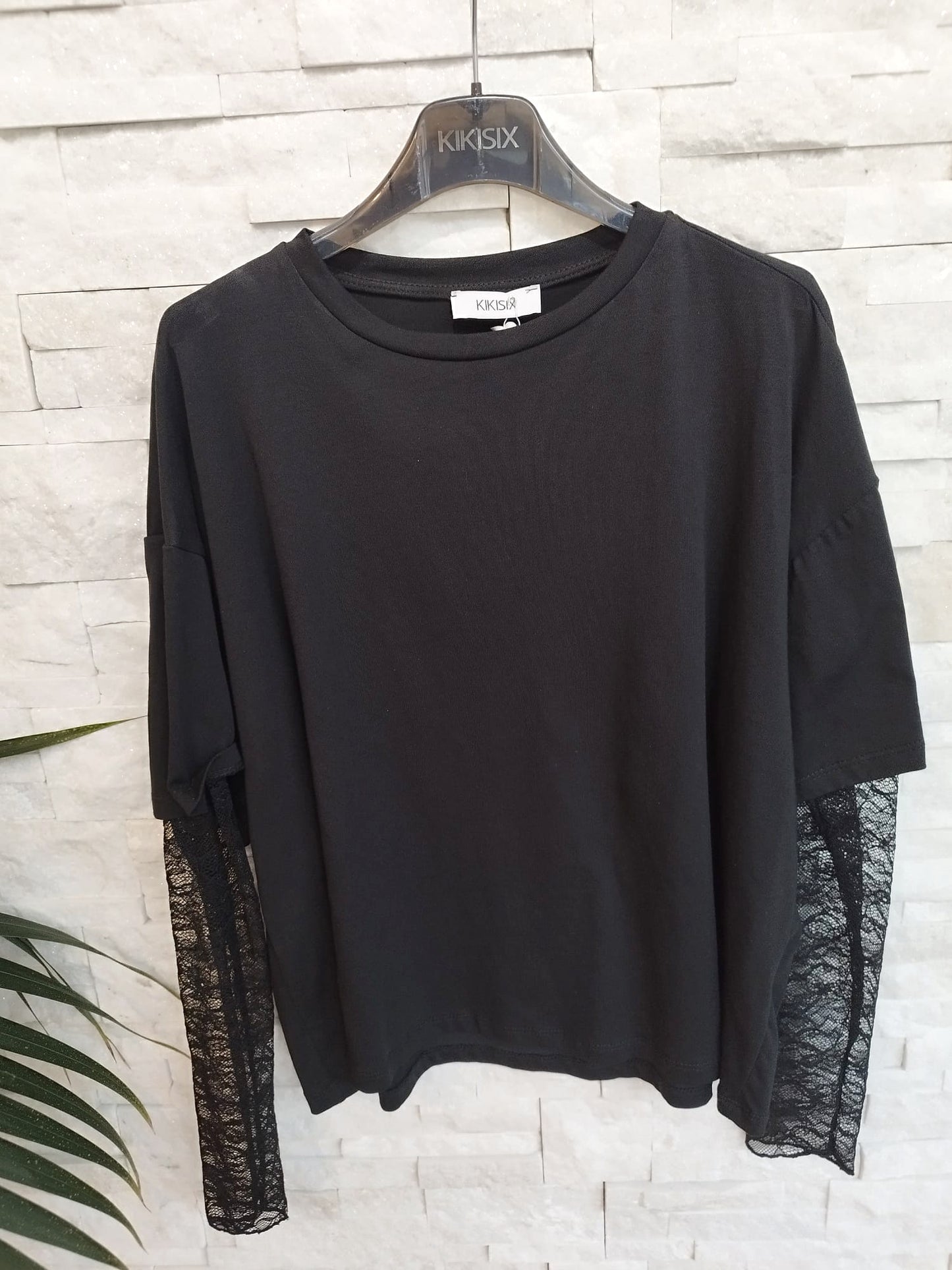 T-shirt over con manica lunga in pizzo nero