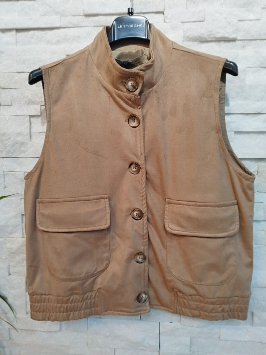 Gilet con tasche in dainetto color cammello