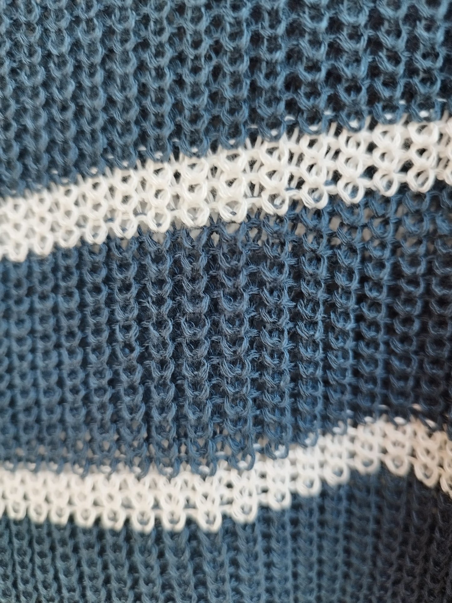 Maglia girocollo a righe colore blu / panna