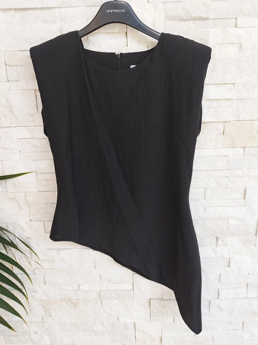 Top asimmetrico con spallina colore nero