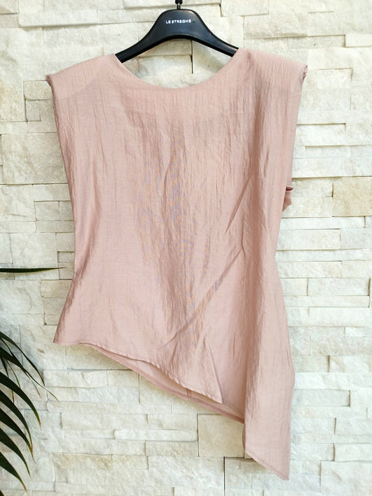 Top asimmetrico con spallina colore rosa
