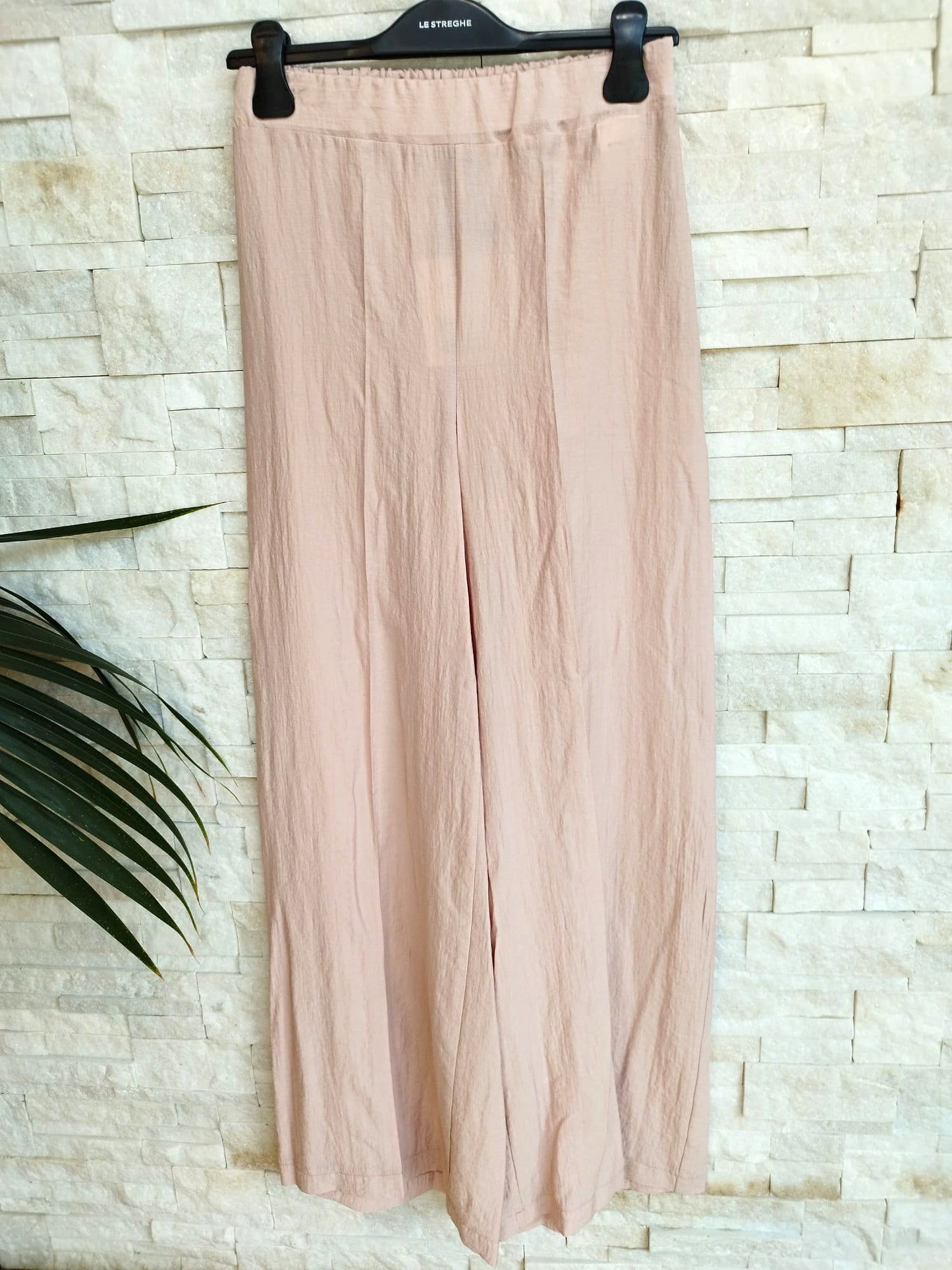 Pantalone dritto con elastico in vita sul retro colore rosa