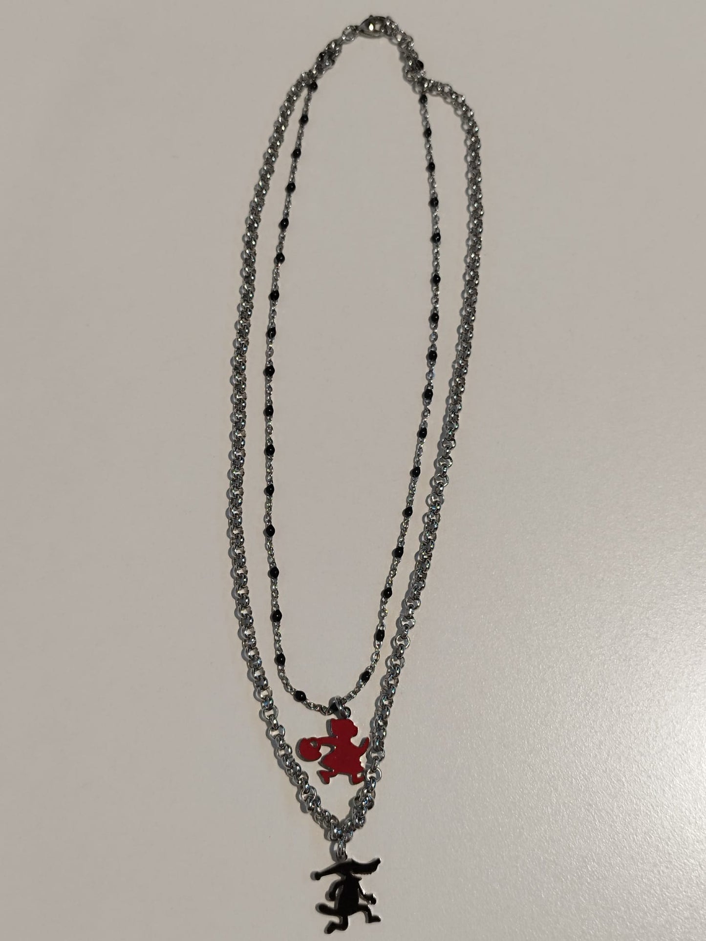 Collana doppio filo “cappuccetto rosso e il lupo”