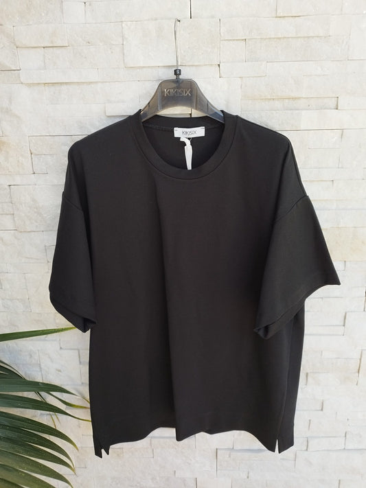 Top a scatolina con manica corta colore nero