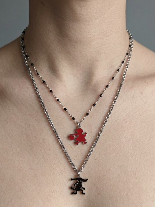 Collana doppio filo “cappuccetto rosso e il lupo”